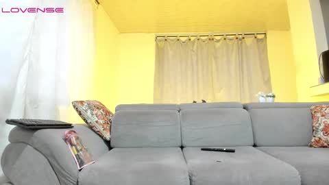 Isabella  online show from September 2025 11:06:02 PM