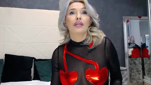 IssaSmyth online show from January 2026 04:01:02 PM