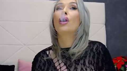 IssaSmyth online show from March 2026 01:16:02 PM