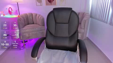 issi_loren online show from November 2025 02:20:02 PM