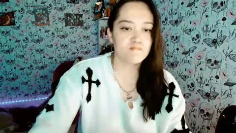 Snapshot of issis_demon chatting on October 2025 09:26:02 AM Yiz online show from October 2025 09:26:02 AM