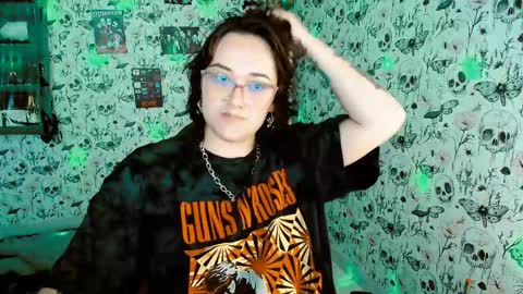 Yiz online show from April 2026 04:32:01 AM