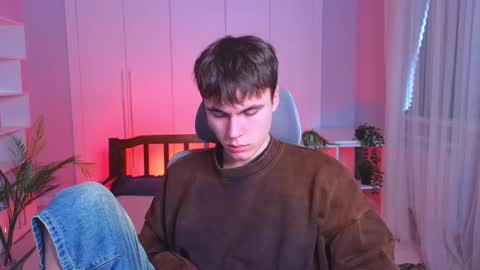 Maks online show from February 2025 09:49:01 AM