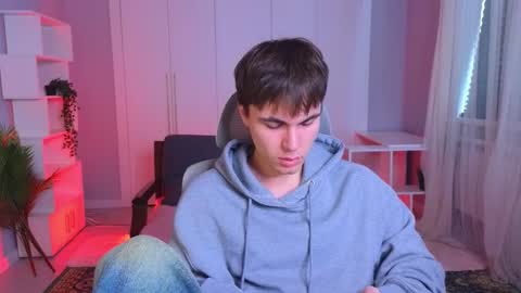 Maks online show from February 2025 09:25:02 AM