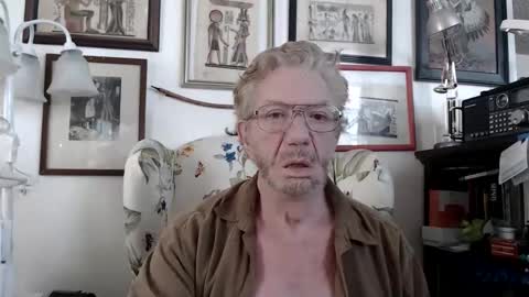 Snapshot of isubmissiveslut chatting on April 2026 07:31:02 PM ImYourBitch online show from April 2026 07:31:02 PM