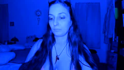 Snapshot of italiana25 chatting on June 2026 06:14:02 AM Bella Bloom online show from June 2026 06:14:02 AM