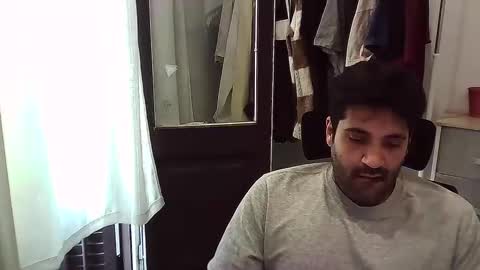 italianboybcn online show from November 2025 08:25:01 AM