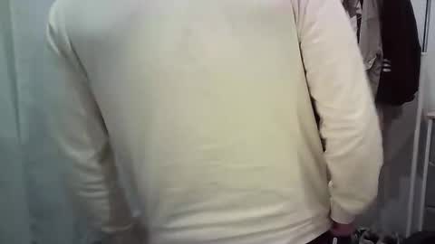 italianboybcn online show from November 2025 09:19:01 PM