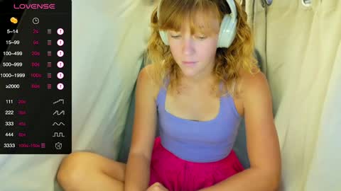 Snapshot of its_lily chatting on October 2025 08:14:02 PM Lily online show from October 2025 08:14:02 PM