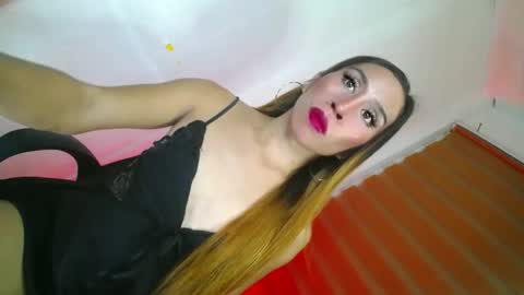 Snapshot of its_me_cesleste chatting on June 2026 07:10:01 AM its_me_cesleste online show from June 2026 07:10:01 AM