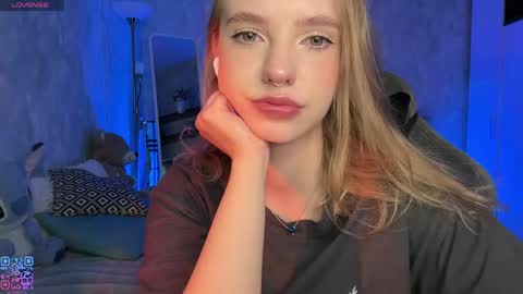 Snapshot of itsevedarkside_ chatting on May 2026 05:58:02 AM Eva online show from May 2026 05:58:02 AM