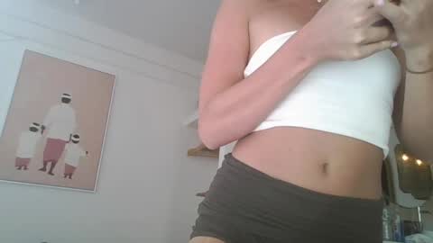 Snapshot of itskatarina chatting on May 2026 08:19:01 AM katarina online show from May 2026 08:19:01 AM