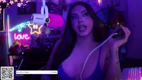 Snapshot of itsnickibabyy chatting on October 2025 12:00:01 AM Nicki Foxx online show from October 2025 12:00:01 AM