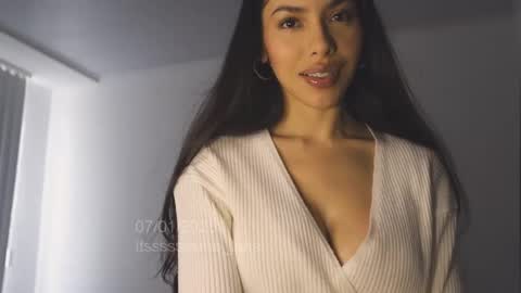 itsssssssme_lana online show from January 2025 06:35:01 PM