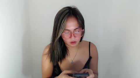 itsurgil_kloeh online show from November 2025 07:03:01 AM