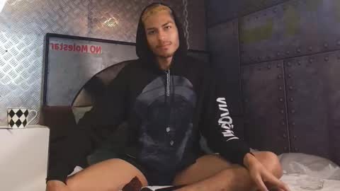 itszairen online show from February 2026 04:29:01 AM