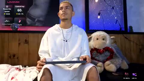 itszairen online show from February 2026 04:42:02 AM