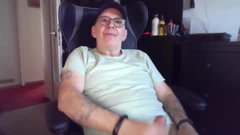 itunixx63 online show from October 2025 08:26:01 AM