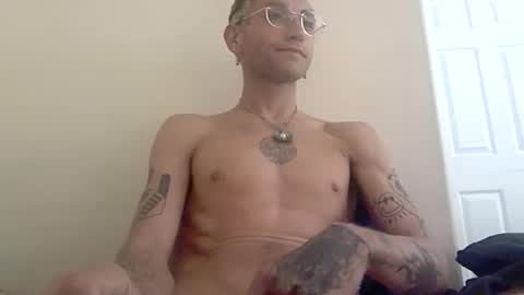 Itz Ocelo online show from April 2026 10:41:01 PM