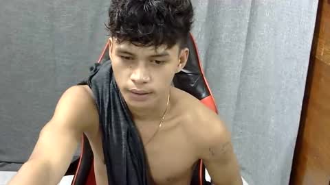 itzme_john online show from April 2026 12:57:01 AM