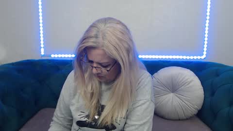 Snapshot of ivanacharm chatting on April 2026 03:21:02 AM ivanacharm online show from April 2026 03:21:02 AM