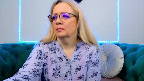Snapshot of ivanacharm chatting on June 2026 03:19:02 AM ivanacharm online show from June 2026 03:19:02 AM