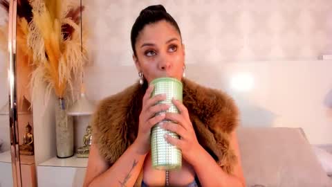 Ivannaanggel online show from December 2025 01:31:02 PM