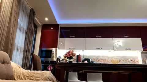 Iveta online show from November 2025 05:32:02 AM