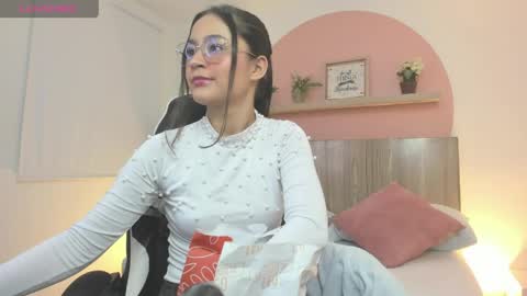 I V E T T E online show from April 2026 07:11:02 PM