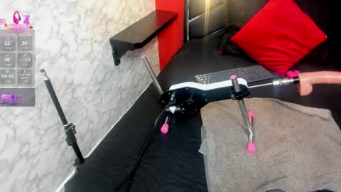 Ivis  online show from December 2025 03:12:01 AM