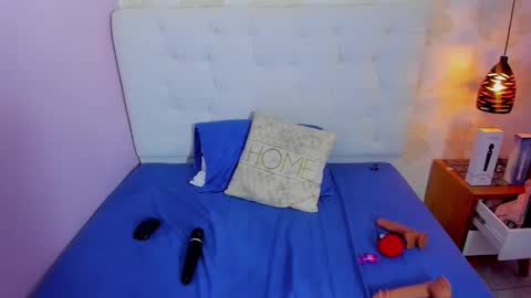 IVONE   online show from November 2025 07:35:02 PM