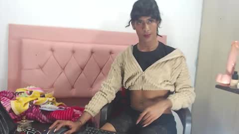 ivonneth online show from February 2026 12:23:01 PM