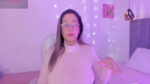Snapshot of ivonny_04 chatting on January 2026 04:04:02 AM N A T H A L Y online show from January 2026 04:04:02 AM