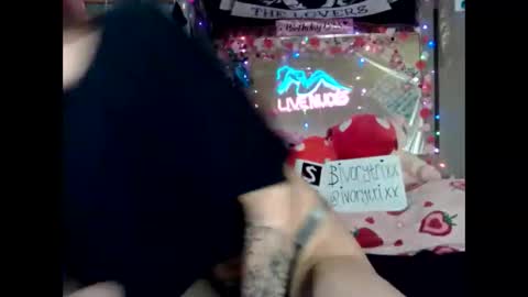 ivorytrixx online show from May 2026 02:53:01 AM