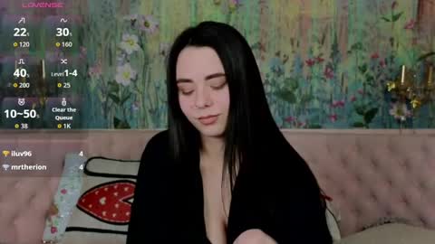 ivorywood_ online show from April 2026 06:10:01 PM