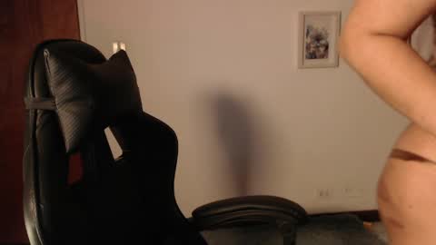 Snapshot of ivvy_bloom chatting on May 2026 10:05:02 PM IVVY online show from May 2026 10:05:02 PM