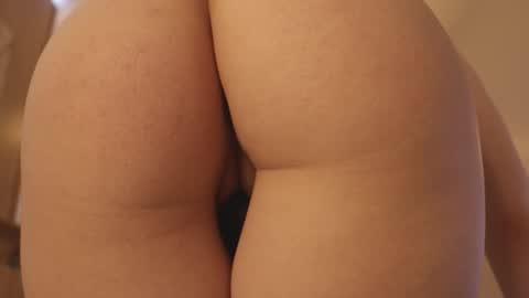 Snapshot of ivy_whyte chatting on November 2025 04:38:01 PM Ivy online show from November 2025 04:38:01 PM