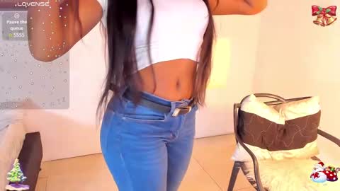 Snapshot of ivybliss8 chatting on December 2024 04:21:02 PM i v y  b l i s s online show from December 2024 04:21:02 PM