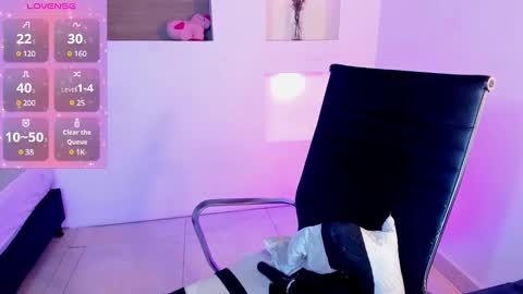 Snapshot of ivybliss8 chatting on February 2025 03:18:02 PM i v y  b l i s s online show from February 2025 03:18:02 PM