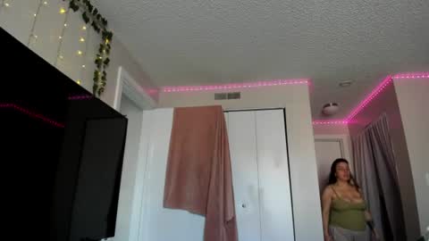 Snapshot of ivyheavenxo chatting on June 2026 11:30:02 PM Ivy Heaven Goddess online show from June 2026 11:30:02 PM