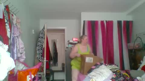 Snapshot of ivyjane3522 chatting on April 2026 02:52:02 PM ivyjane3522 online show from April 2026 02:52:02 PM