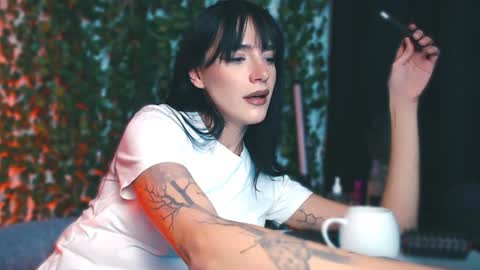 Miss Ivy online show from December 2024 02:17:02 PM