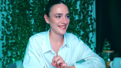 Miss Ivy online show from December 2024 08:58:02 PM