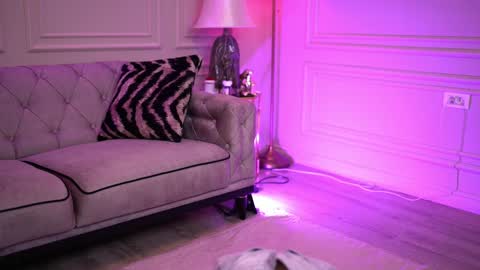 IvyRowa online show from February 2025 06:27:02 PM