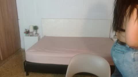 ivyshine7 online show from December 2025 07:00:01 PM