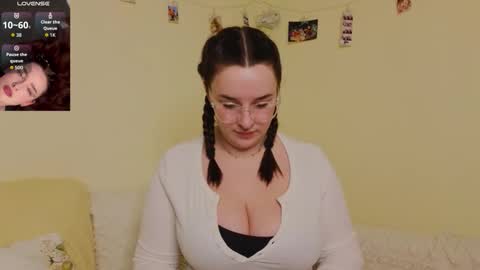 Daisy online show from March 2026 11:33:01 PM