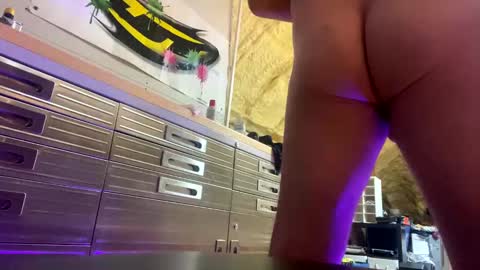 Snapshot of iwinnner chatting on September 2025 03:45:02 AM That  Guy  online show from September 2025 03:45:02 AM