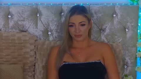 Snapshot of izabellle02 chatting on July 2026 03:00:02 AM Izabella online show from July 2026 03:00:02 AM