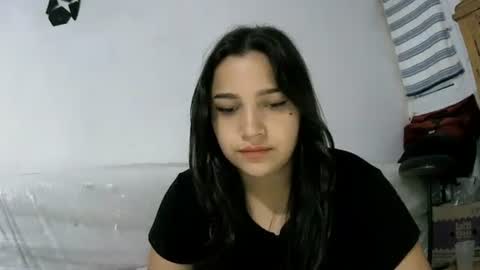 izzy_32 online show from February 2026 01:14:02 PM