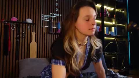 Izzy Inked online show from March 2026 06:23:02 PM